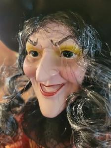 Quality "Porcelain" Witch Doll, PRISTINE CONDITION! - Photo 3