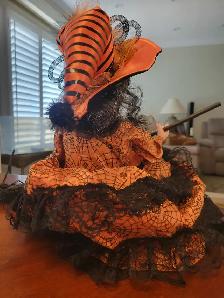 Quality "Porcelain" Witch Doll, PRISTINE CONDITION! - Photo 4