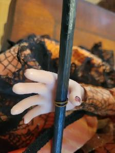 Quality "Porcelain" Witch Doll, PRISTINE CONDITION! - Photo 6
