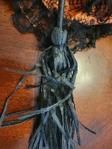 Quality "Porcelain" Witch Doll, PRISTINE CONDITION! - Photo 8