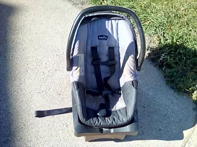 Car seat Baby Toddler up to 35 pounds good condition