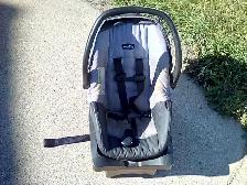 Car seat Baby Toddler up to 35 pounds good condition