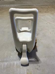 Moen Tub Grab Handle. - Photo 4