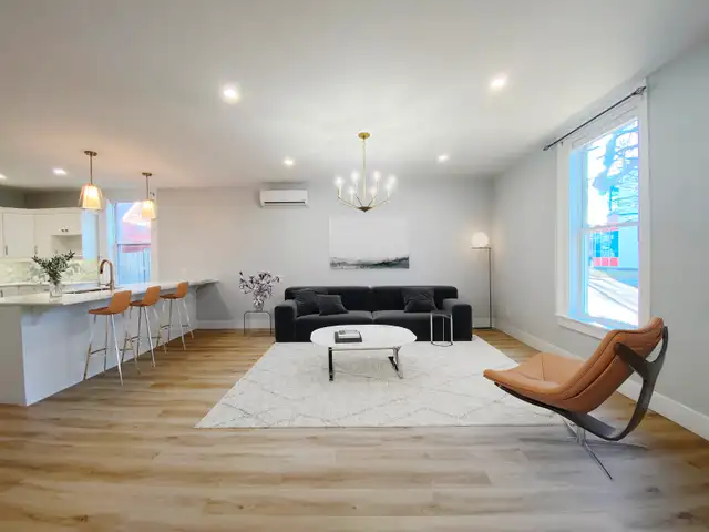 Downtown C'Town 3 Bed, 1.5 Bath Beautifully Renovated Townhouse