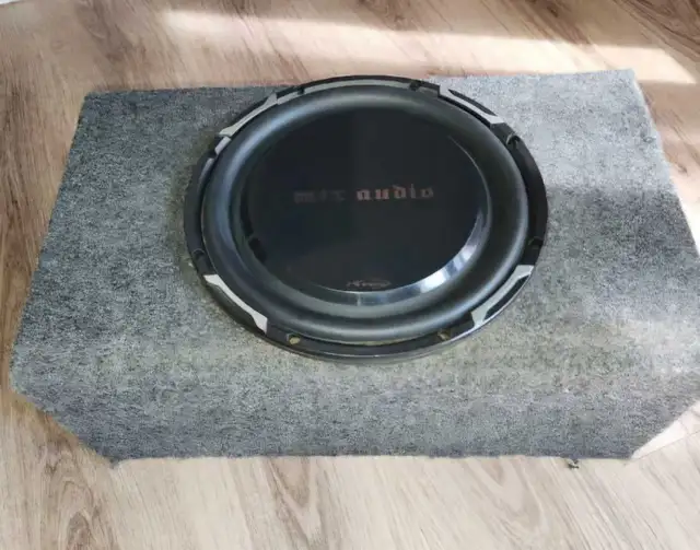 10' Truck Sub in custom box