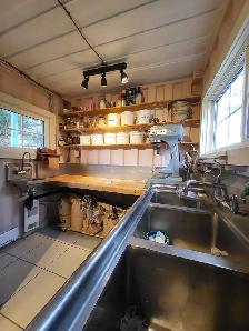 LICENSED COMMERCIAL BAKERY CONTAINER WITH WOOD-FIRED OVEN - Photo 3