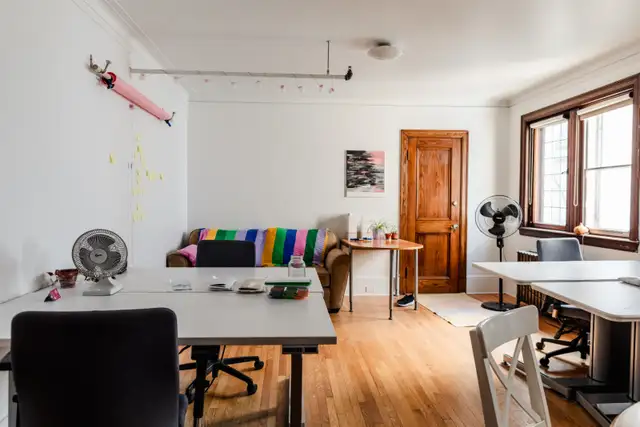 Studio d'artiste à la location!