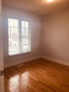 BEAUTIFUL, FRESHLY PAINTED 4-BEDROOM HOME   DEN | 2 PARKING | RO - Photo 10