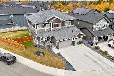 STUNNING CUSTOM ESTATE | 5 BEDROOMS | 2 FIREPLACES | TRIPLE GAR - Photo 6