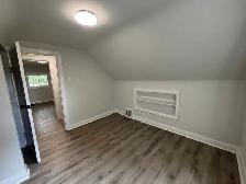 Charming & Cozy House for Rent in Niagara Falls - Photo 13