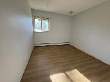 ⭐1 MONTH FREE RENT⭐ 2 Bedroom Suite in a Quiet Building - Photo 7