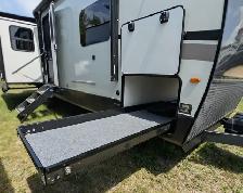 2026 Forest River Rockwood Ultra Lite 2906RL - Photo 2