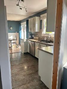 Spacious 3   2 Bedroom House for Sale - Photo 2