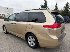 2013 Toyota Sienna LE - 7 Passenger - Photo 9