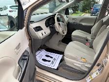 2013 Toyota Sienna LE - 7 Passenger - Photo 13