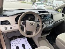 2013 Toyota Sienna LE - 7 Passenger - Photo 19