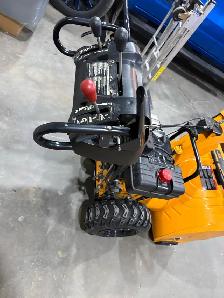 27" Poulan Snowblower - Photo 3