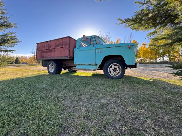 Dodge Fargo 300
