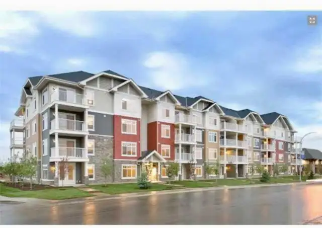 Spacious 2 bedroom 2 bathroom Skyview condo NE for rent