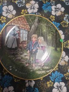 Collectable Plates - Photo 8