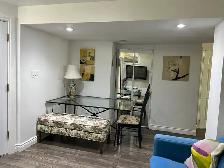 Furnished Bedroom with Internet   utilities Richmond Hill - Photo 3