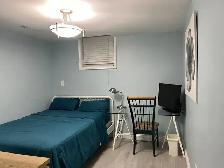 Furnished Bedroom with Internet   utilities Richmond Hill - Photo 8