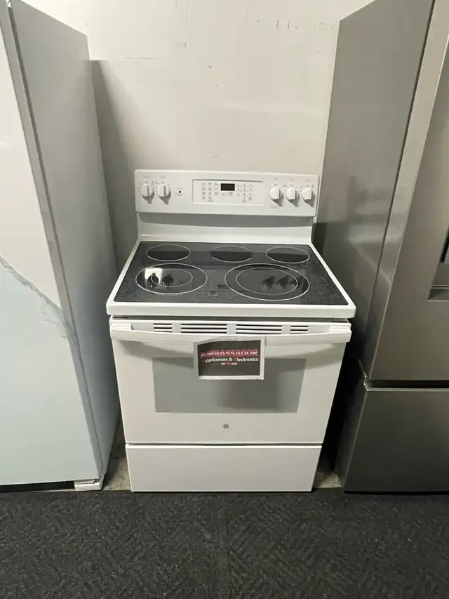 NEW 30" GE Electric Glass Top Range Stove (Self Clean&Convection