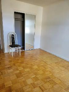 2 BEDROOM APARTMENT - Photo 7