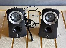 Logitech Computer Speakers (  Remote, Sub not working)