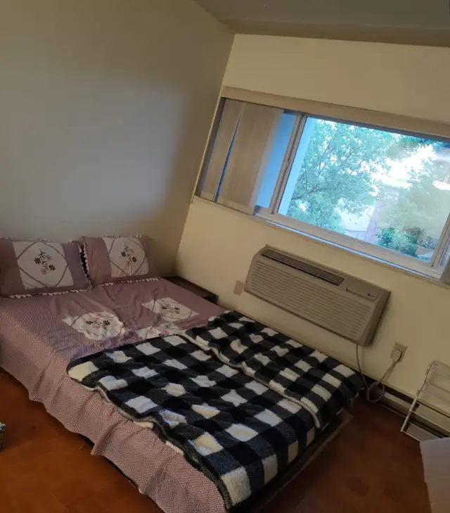 APARTMENT $950