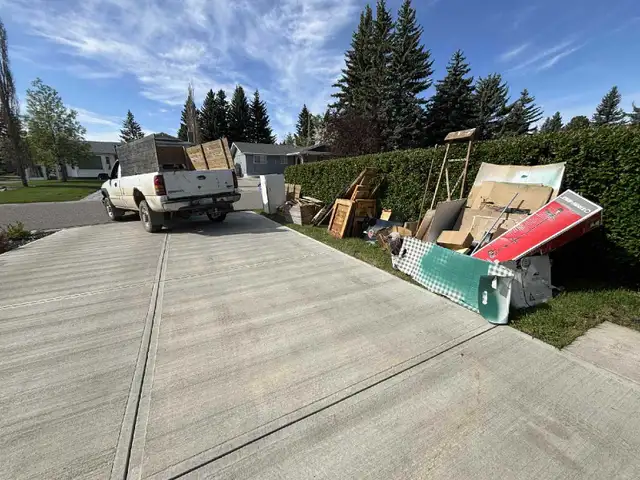 Junk / Dump : Mattress, Tables, Box springs, Demo, Yard Waste