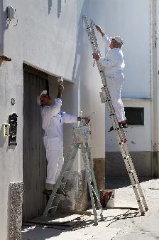 looking for exterior painters