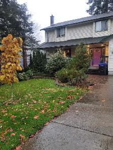 Private room in a large Comox home