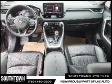 2019 Toyota RAV4 Limited - Photo 9