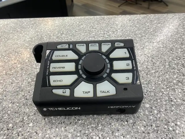 Tc-Helicon perform v Vocal Processor
