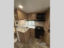 2020 Winnebago Minnie 2202RBS - Photo 10