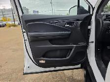 2022 Honda Pilot Touring 7-Passenger - Photo 17