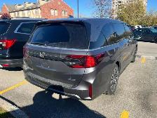 2025 Honda Odyssey Touring | 1 Owner | Clean Carfax | Leather - Photo 4