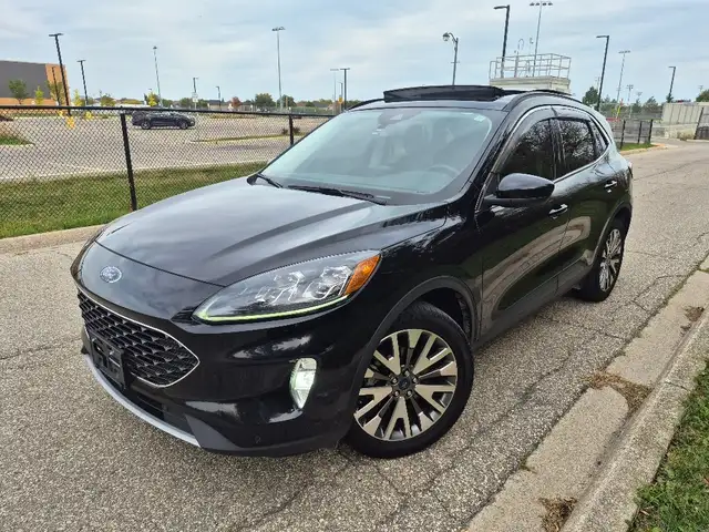 2022 Ford Escape Titanium Hybrid AWD
