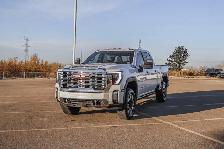 2025 GMC Sierra 3500HD Denali Reserve | Technology/Safety - Photo 4