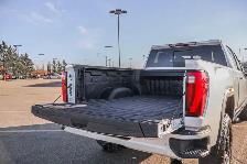 2025 GMC Sierra 3500HD Denali Reserve | Technology/Safety - Photo 8