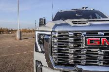 2025 GMC Sierra 3500HD Denali Reserve | Technology/Safety - Photo 11