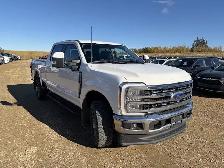 2023 Ford Super Duty F-350 SRW LARIAT FX4 7.3L Gas | B&O Audio - Photo 2