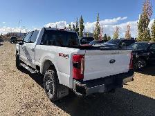 2023 Ford Super Duty F-350 SRW LARIAT FX4 7.3L Gas | B&O Audio - Photo 5