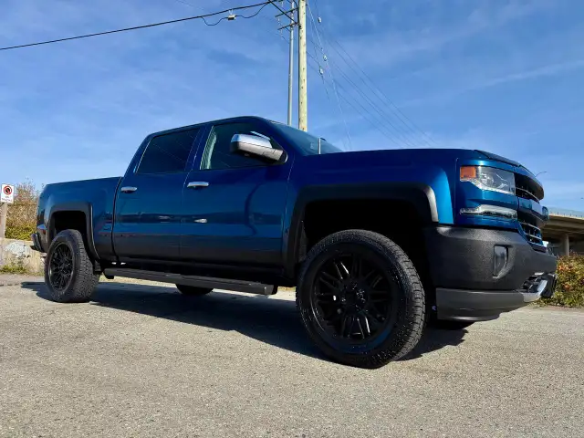 2018 Chevrolet Silverado 1500 LTZ 6.2L 4WD Z71 LEATR SUNROOF 3.5