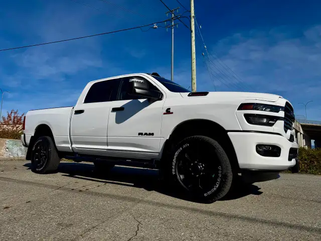 2026 RAM 2500 Big Horn LEVEL2   NIGHT H/O DIESEL 5TH PKG
