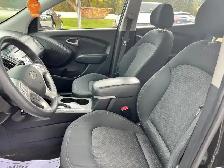 2013 Hyundai Tucson FWD 4dr I4 Auto GL Ltd Avail CERTIFIED - Photo 11