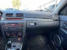 2006 Mazda Mazda3 Sport | Sunroof | Heated Seats - Photo 19