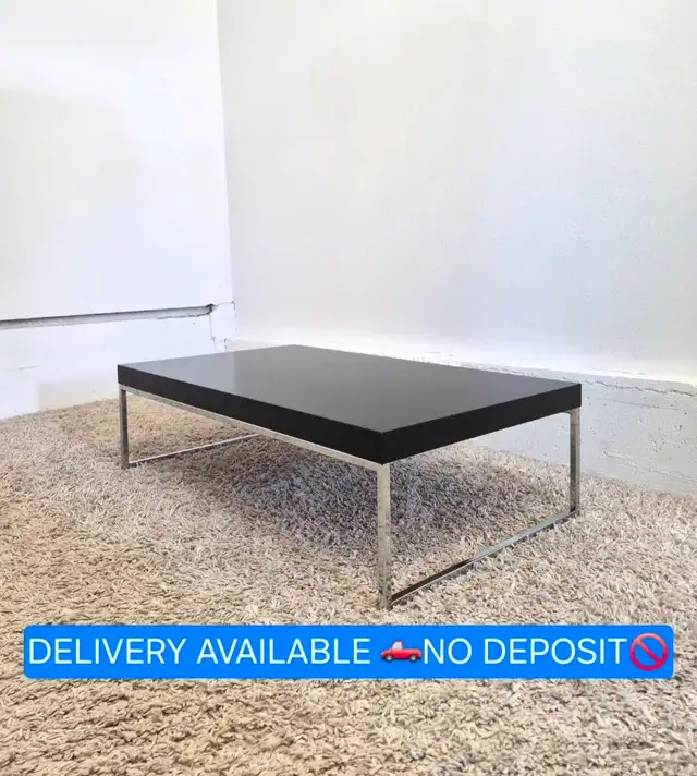 DELIVERY AVAILABLE Beautiful Modern Coffee Table/Side Sofa Table