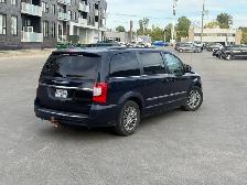 2014 Chrysler Town&Country Touring - Photo 4
